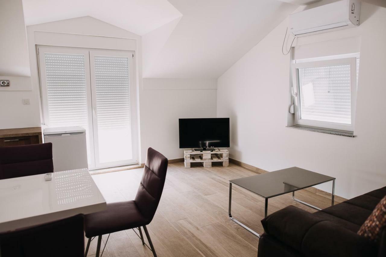 The Nikolic Suites - Villa Woegenstein Tribalj Dış mekan fotoğraf
